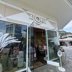 Aloha Collection - Front entrance