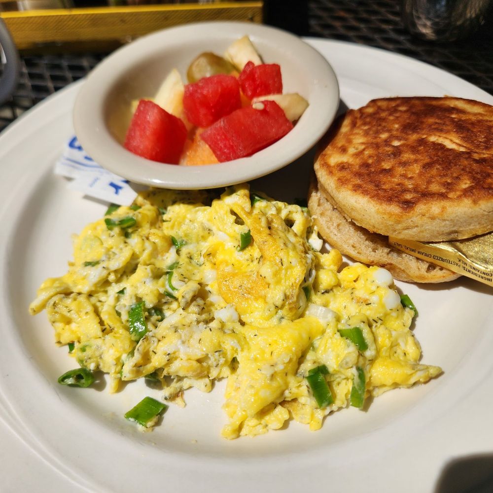 French Scramble - eggs with cream cheese and dill:)