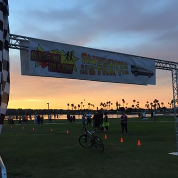 Awesome 80's Run - At the start while watching the sun rise - Races & Competitions Near Me - San Diego, California