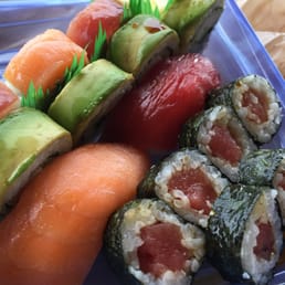 Nearly all of the good Publixs offer a sushi/sashimi/nigiri station.  This one is ok.