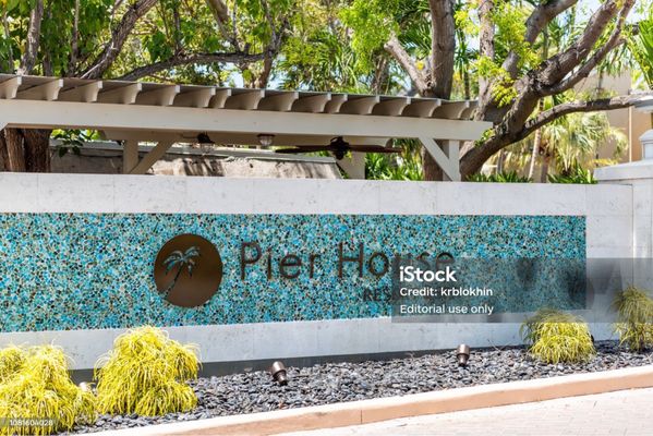 Pier House Resort & Spa by null