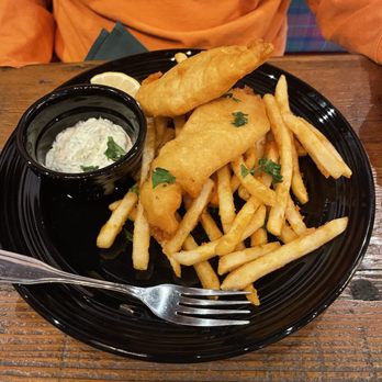 Bear & Crown - Fish and Chips/beat tarter sauce anywhere - Pubs Near Me - Sacramento, California
