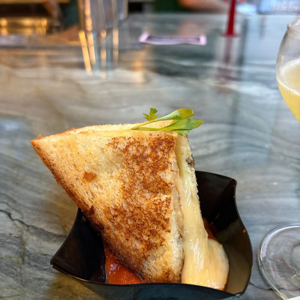 Upside - Truffle grilled cheese sandwhich samplr - Burgers Near Me - Miami, Florida Upside - Truffle grilled cheese sandwhich samplr - Burgers Near Me - Miami, Florida