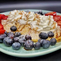 Silvermoon Restaurant - Deluxe pancake with fruit