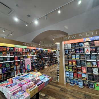 Barnes & Noble - Bookstores Near Me - Tysons, Virginia