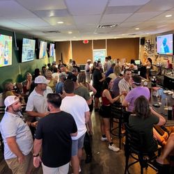 The Back 9 Sports Pub & Pizza - Bar area