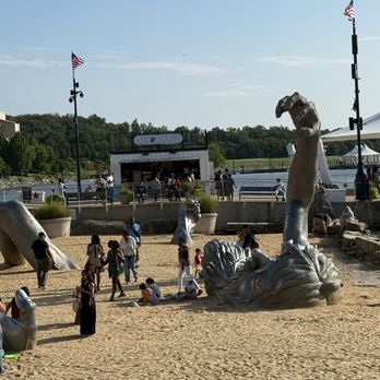National Harbor - Landmarks & Historical Buildings Near Me - National Harbor, Maryland