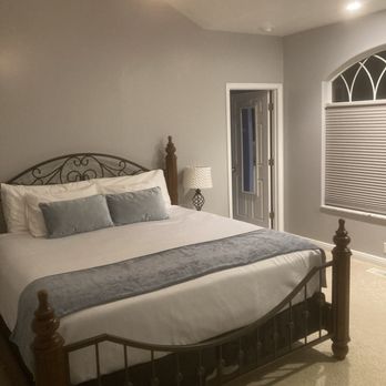 Swallow Cove - Spring Room - king bed - Bed & Breakfast Near Me - Panaca, Nevada