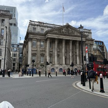 Royal Exchange - Cafes Near Me - London, XGL