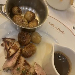 Café de Paris - Veal and potatoes