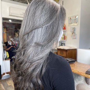 Daniel Lynn Salon - Side profile - Hair Salons Near Me - Little Ferry, New Jersey
