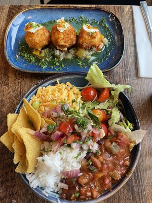 The Fish Box / Flannery's Seafood Bar by null