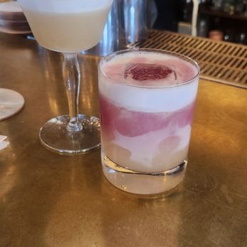 The Bar at Willett - Whiskey Sour and New York Sour - Bars Near Me - Bardstown, Kentucky The Bar at Willett - Whiskey Sour and New York Sour - Bars Near Me - Bardstown, Kentucky