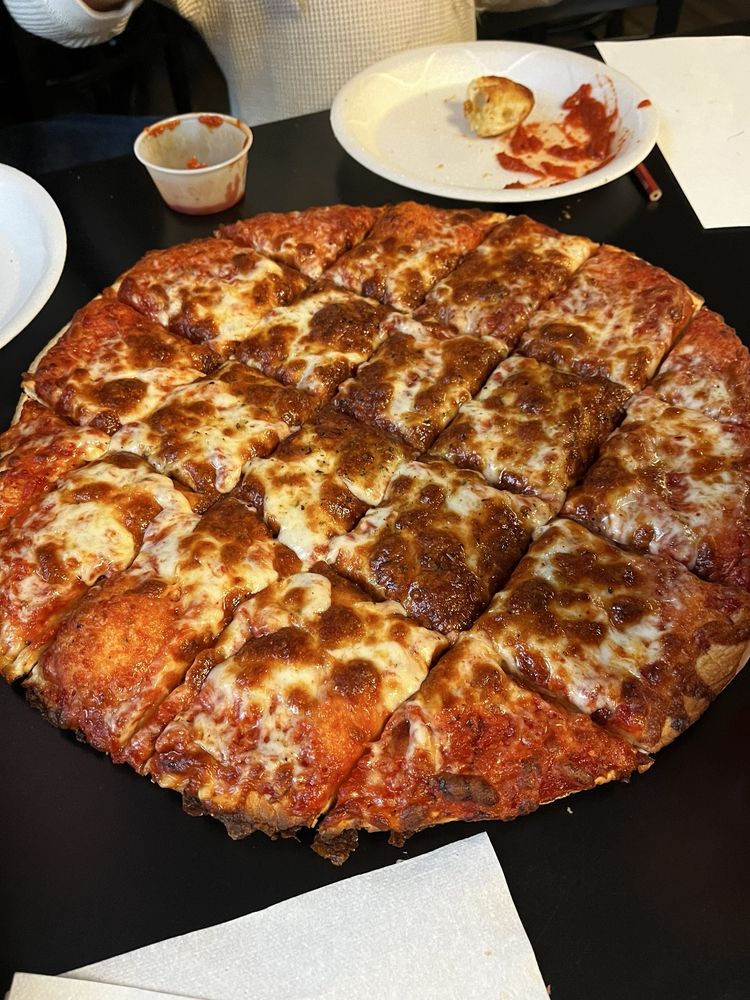 Fracasso's Village Pizza