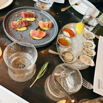 Row 34 - Seaport - Tuna Tartare and Oysters - New American Near Me - Boston, Massachusetts