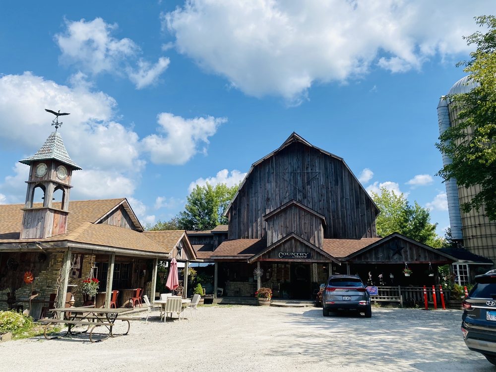 THE FUZZY PIG Updated September 2024 24 Reviews N8660 Clover