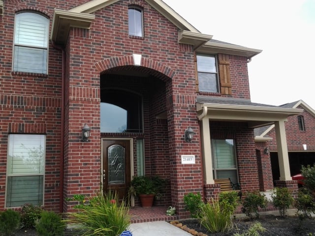 Slide of U Need Gutters & More