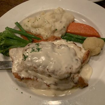 Rigo's Place - Rigos Special - crab cake on breast of chicken. - New American Near Me - Kankakee, Illinois