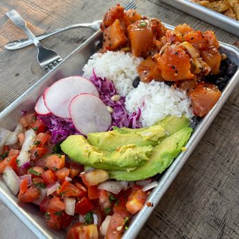 Hook Fish - Poke Plate - Seafood Near Me - San Francisco, California