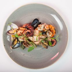 Ponte Vecchio - A photo of Frutti Di Mare