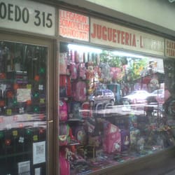 Casa Pedro - La vidriera escolar es la favorita de las nenas.
