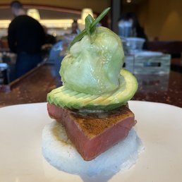 110 Cucumber & Avocado Tuna