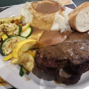 Metro Diner - Underwhelming Meatloaf with mashed potatoes and grilled squash and zucchini - American Near Me - Dothan, Alabama Metro Diner - Underwhelming Meatloaf with mashed potatoes and grilled squash and zucchini - American Near Me - Dothan, Alabama