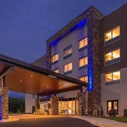 Holiday Inn Express & Suites Farmville