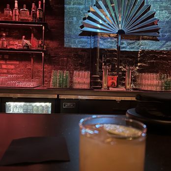 Nine Bar - Paper Dragon - Gastropubs Near Me - Chicago, Illinois