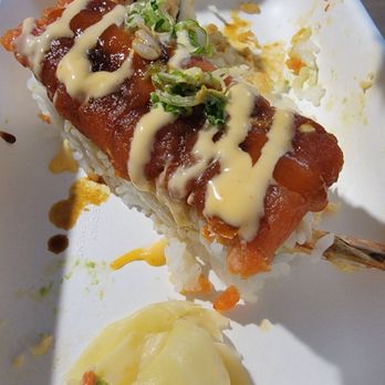 Maki Noho - Volcano Roll... over-compressed and cold with soggy shrimp tempura. - Japanese Near Me - North Hollywood, California Maki Noho - Volcano Roll... over-compressed and cold with soggy shrimp tempura. - Japanese Near Me - North Hollywood, California
