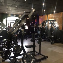 Alhamar Fitness Center - Hammer strength