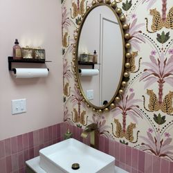 Highly Favored Hair Lounge - Bathroom details