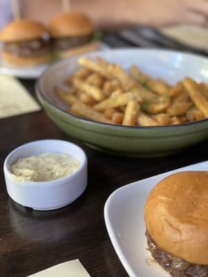 Swine Restaurant, Moonshine & Whiskey Bar by null