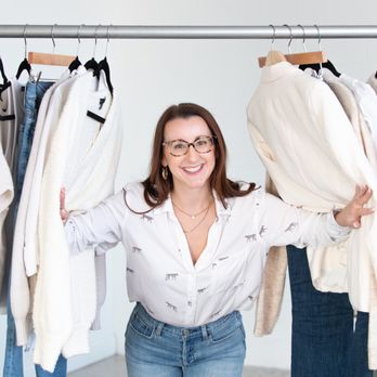 A La Mode Wardrobe Consulting - Sydnie, Owner and Stylist - Fashion Near Me A La Mode Wardrobe Consulting - Sydnie, Owner and Stylist - Fashion Near Me