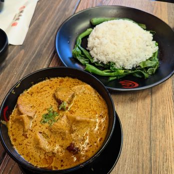 Okay Noodle - Curry Beef Brisket over rice $14.75 Fantastic flavors; tender beef. Recommended! - Noodles Near Me - Elmhurst, New York