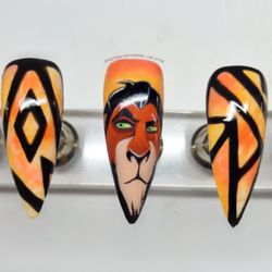 Dannika Bernadette - Nail Artist