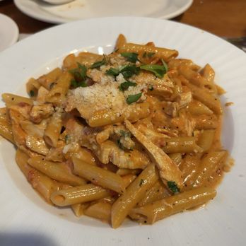 Sal's by Victor - Penne alla Vodka Dinner - Italian Near Me - Williamsburg, Virginia