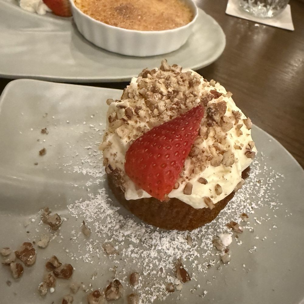 Parkside 23 - Carrot Cake and Cream Brûlée - New American Near Me - Brookfield, Wisconsin
