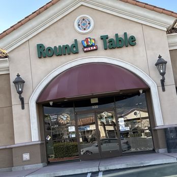 Summit Heights Gateway - Round Table Pizza - Shopping Centers Near Me - Fontana, California