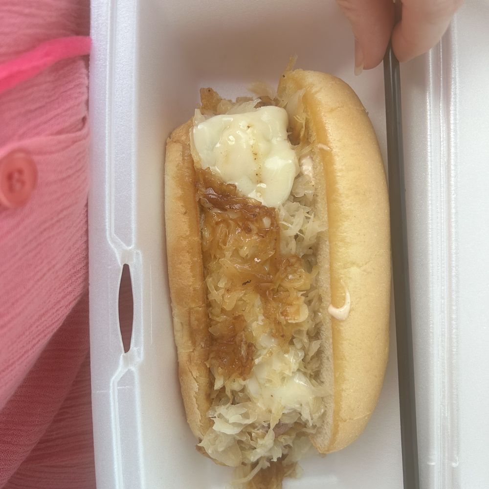 Kansas City Reuben dog with standard straw for size Kansas City Reuben dog with standard straw for size