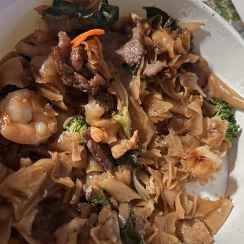Red Dragon Asian Bistro - Thai Drunken shrimp - Asian Fusion Near Me - Carlsbad, California