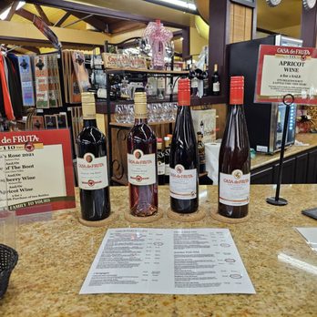 Casa de Fruta - Fruits & Veggies Near Me - Hollister, California