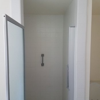 AAA Bathtub Refinishers - before - Refinishing Services Near Me AAA Bathtub Refinishers - before - Refinishing Services Near Me