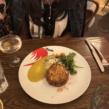 Red Rooster Harlem - CRAB CAKE - American Near Me - New York, New York