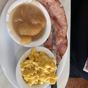 Oscar's Restaurant - Ham, Mac and cheese, cooked apples - New American Near Me - Roanoke Rapids, North Carolina Oscar's Restaurant - Ham, Mac and cheese, cooked apples - New American Near Me - Roanoke Rapids, North Carolina
