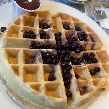 Henrys Diner - Diners Near Me - Burlington, Vermont