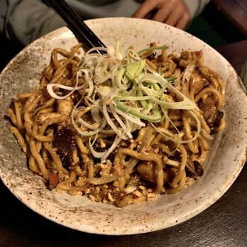 Ojai Noodle House - Spicy Garlic Noodles with Mushroom and Tofu - Noodles Near Me - Ojai, California
