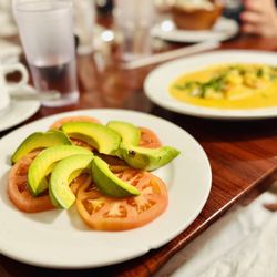 Pamela's Restaurant Chileno - Palta (avocado) con tomate