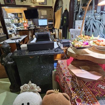 Chao Phya Thai Restaurant - The cashier should be here... where is she? - Thai Near Me - Kaneohe, Hawaii