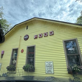 Ice Cream Delights - Side of building parking. - Desserts Near Me - Eureka Springs, Arkansas